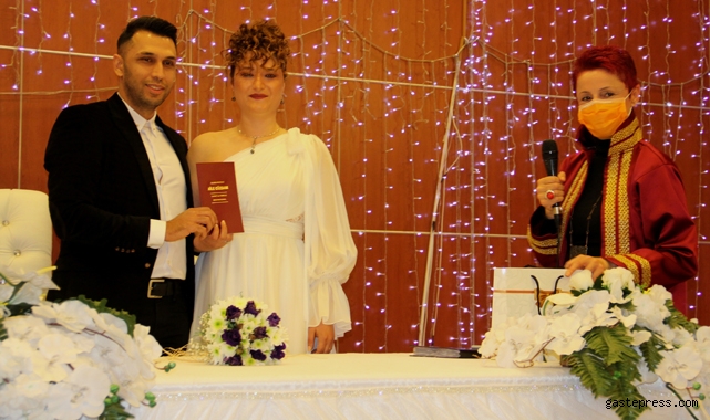 Mersinli nikah memuru, tavsiyeleriyle fenomen oldu!