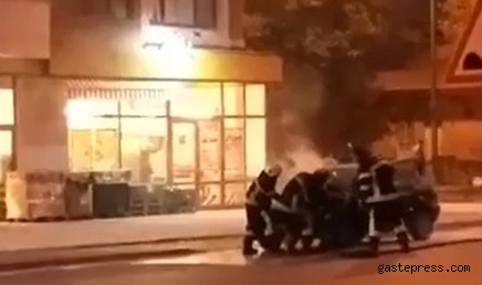 Park Halindeki Otomobil Alev Alev Yandı!