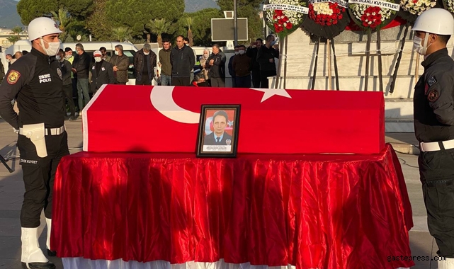 Şehit Polis Memuru Abdulkadir Güngör için ilk tören Edremit’te yapıldı!