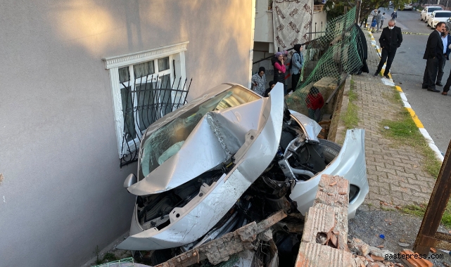 Sultanbeyli'de babasının otomobilini kaçıran çocuk dehşet saçtı: 1 yaralı!