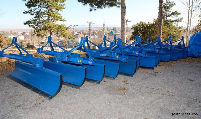 Talas’tan kırsala kar küreme tesviye bıçağı!