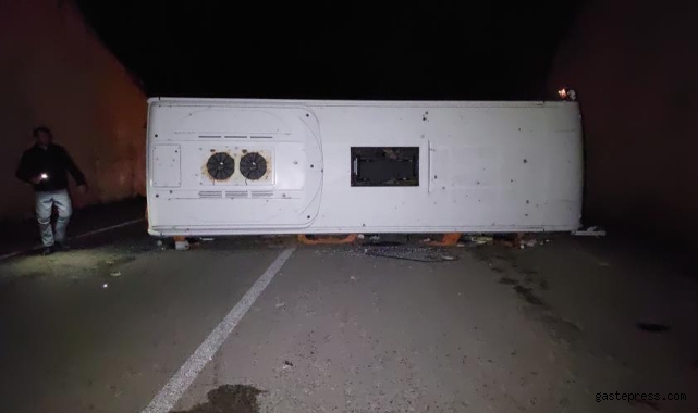 Tekirdağ'da otomobil ile askeri personel servisi çarpıştı: 14 asker yaralı!