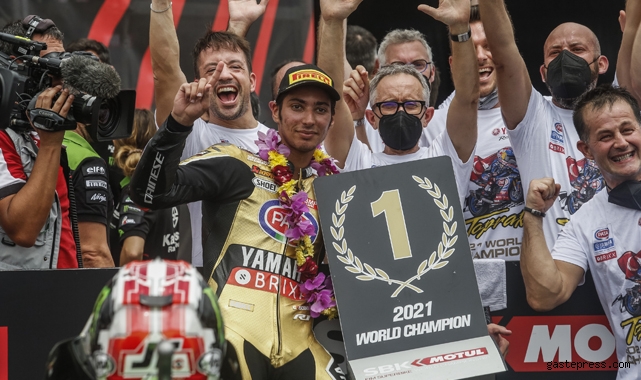 Toprak Razgatlıoğlu Superbike'ta 2021 yılı dünya şampiyonu oldu!