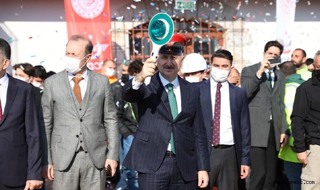 Bakan Karaismailoğlu'ndan Kayseri'ye Hızlı Tren Müjdesi!