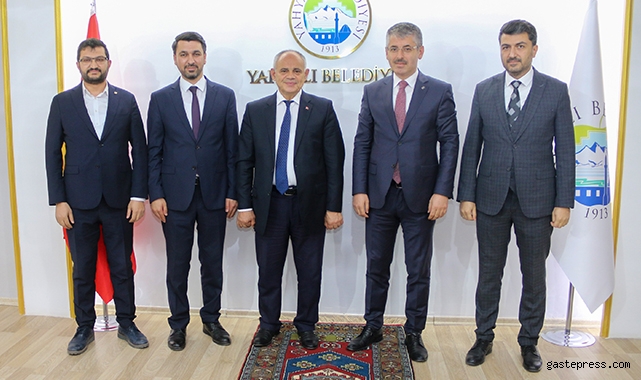 Başkan Çopuroğlu'ndan Yahyalı Belediyesi'ne ziyaret!