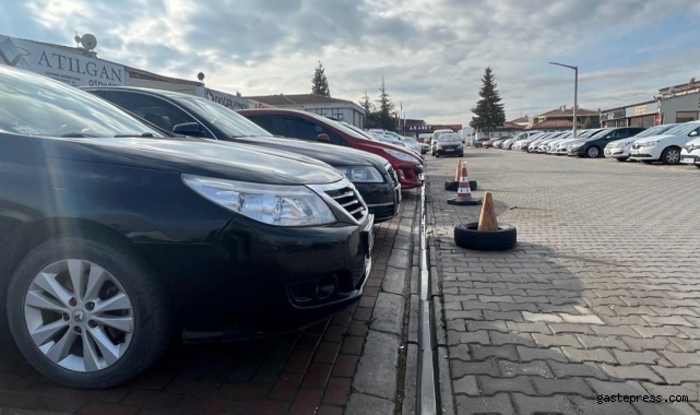 Döviz kuru düştü! İkinci el araç piyasası durma noktasına geldi!