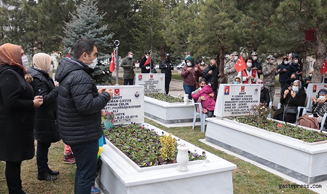 El Bab şehitleri mezarları başında anıldı!