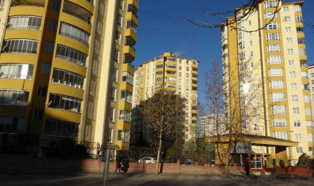Evinde ölü bulunan engelli kadının kızı tutuklandı!