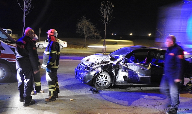 Gaziantep’te kontrolsüz çıkış kazaya neden oldu: 5 yaralı!