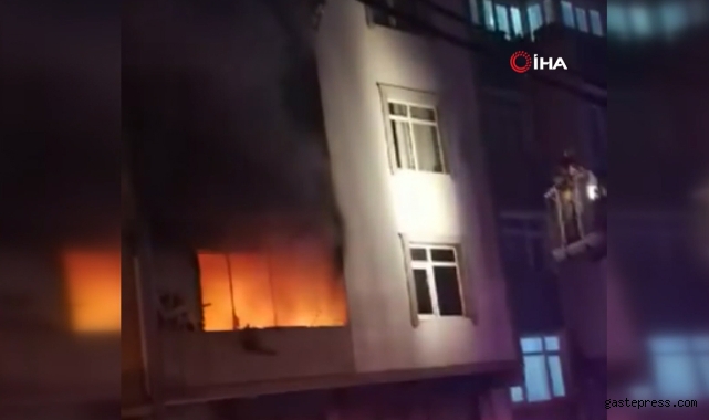 Gaziosmanpaşa'da bina yangını, mahsur kalanları itfaiye kurtardı!