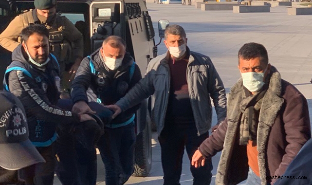 Husumetlisini bıçakla öldüren şahıs adliyeye sevk edildi!