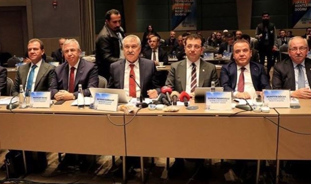 İBB'ye yönelik iddialar sonrası 11 CHP'li Başkan'dan ortak açıklama!