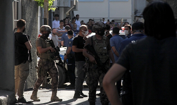 İstanbul'da FETÖ operasyonu: 24 kişi yakalandı!