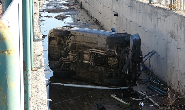Kanala düşen otomobilin sürücüsü yaralandı!
