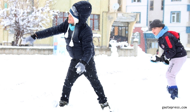 Kar yağdı ilk okul tatili haberi geldi! Konya'da okullar yarın tatil edildi!