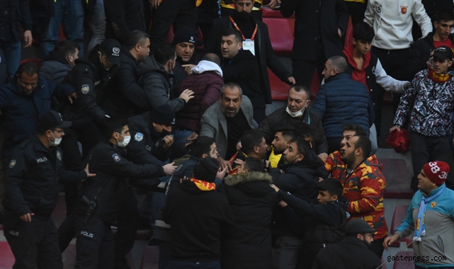 Kayseri'deki maçta taraftar ile Polis Gerilimini Milletvekili Sonlandırdı!