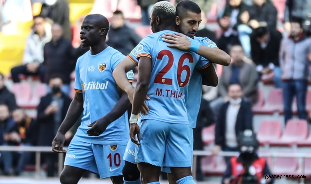 Kayserispor 9 Kişi Kaldığı Maçta Antalyaspor'u 2 golle geçti!