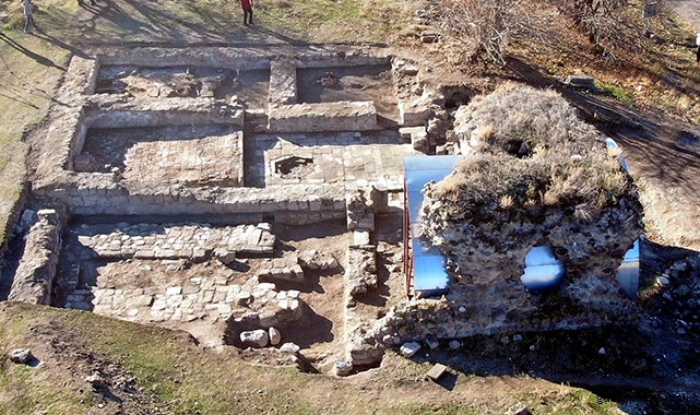 Keykubadiye Sarayı'nda avlu ve eyvan tipi alana ulaşıldı!