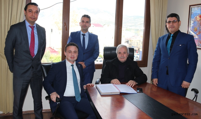 Kozan Belediyesi çalışanlarına 7 bin 600 lira promosyon verdi!