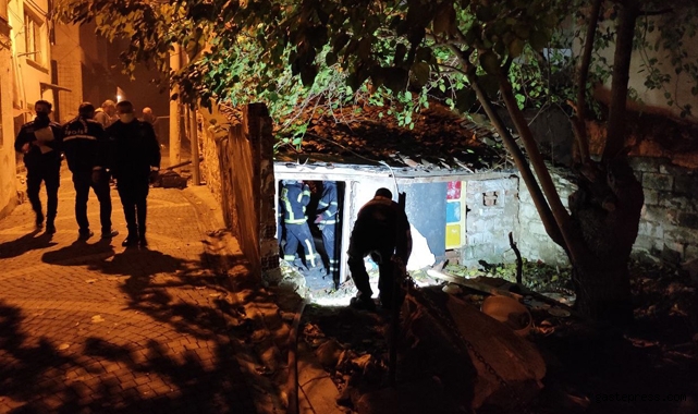 Kuşadası'nda ısınmak için sığındıkları evde ateş yakan 2 kişi yanarak hayatını kaybetti!