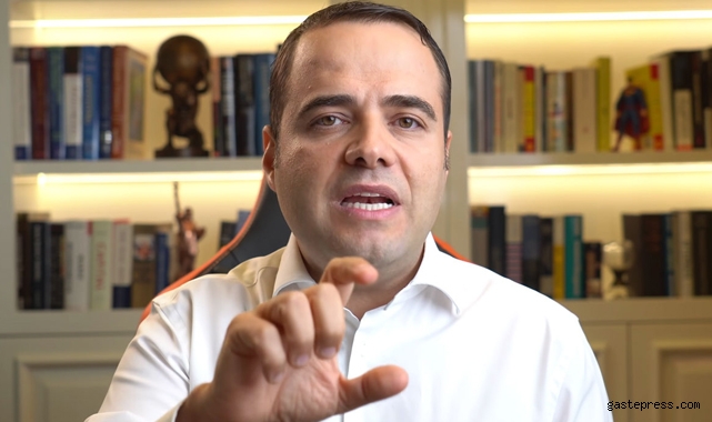 Özgür Demirtaş CNN Türk'te patladı: Bütün dünya akılsız bir tek biz mi akıllıyız?