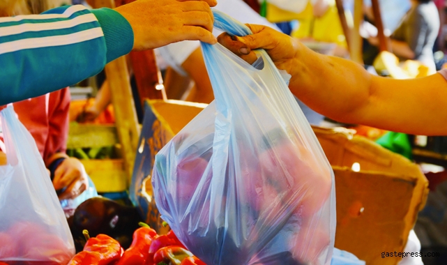 Plastik poşetlerin fiyatı belli oldu! Marketler zam istemişti Bakan Kurum açıkladı!