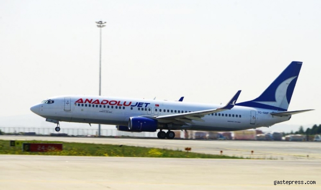 Teknik arıza yapan Anadolujet uçağı acil iniş yaptı!