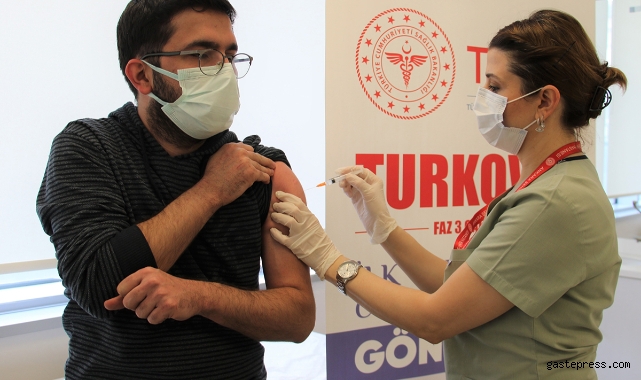 Yerli aşı TURKOVAC&#039;a vatandaşlardan yoğun ilgi!