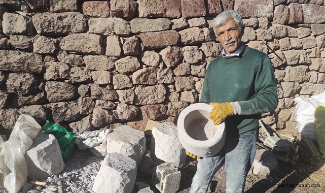 Yoğurt taşı yaparak geçimini sağlıyor!