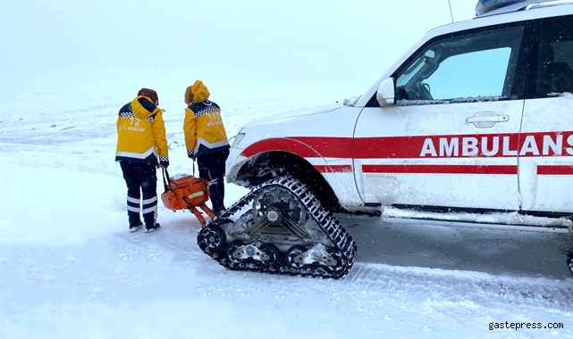 112 Ekipleri Paletli Ambulanslarla Kar Kış Dinlemedi Hastaların İmdadına Yetişti!