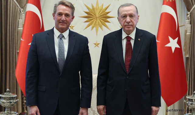 ABD'nin yeni Ankara Büyükelçisi Jeff Flake Cumhurbaşkanı Erdoğan'a güven mektubunu sundu!