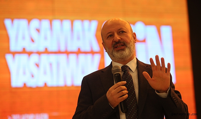 Başkan Çolakbayrakdar, "Türkiye'de büyük ölçekte kendi imkanlarıyla dönüşüm yapan tek belediyeyiz"