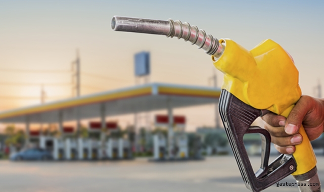 Benzin motorin ve LPG'ye bir yılda 79 kez zam yapıldı! 4 liralık benzin 14 lira oldu!