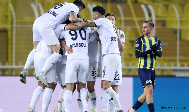Fenerbahçe, Adana Demirspor'a Kadıköy'de kaybetti!