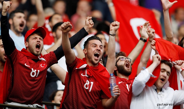 Futbol Federasyonu açıklandı! Hatırlatma dozunu yaptırmayanlar stadlara alınmayacak!