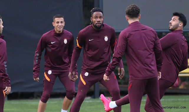 Galatasaray'da iki ayrılık kapıda!