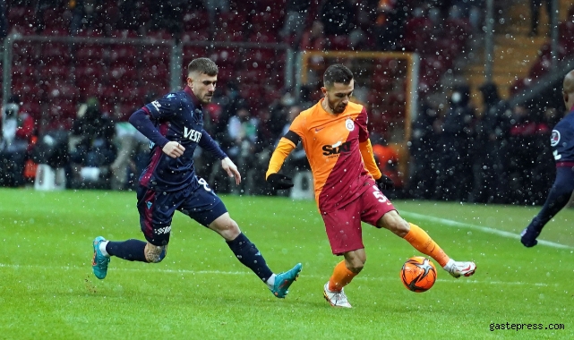 Galatasaray evinde dev maçta Trabzonspor'a mağlup oldu!