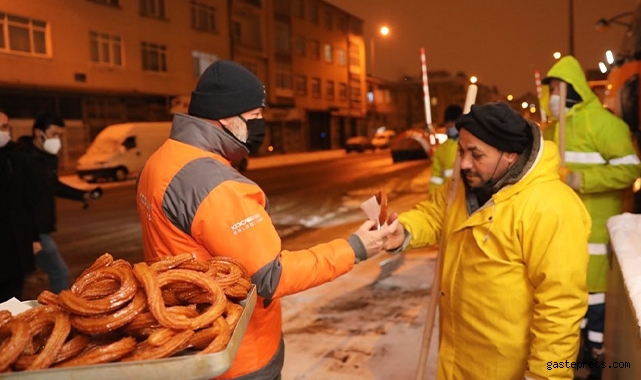 Kayseri Kocasinan’da kar temizleme aralıksız sürüyor!