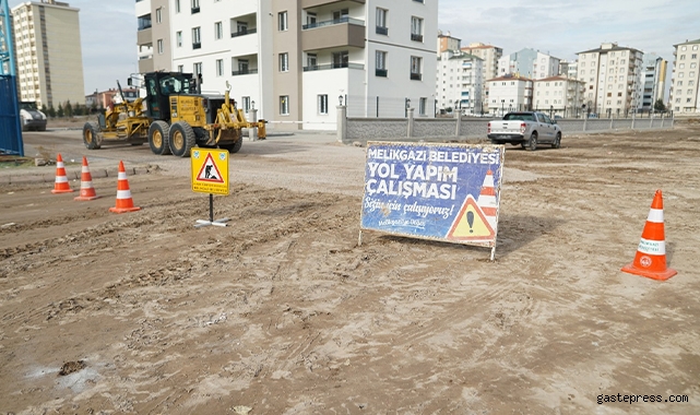 Kayseri Melikgazi'de Mahalleler Yolsuz kalmıyor!