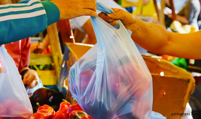 Marketlerde poşetler için yeni karar! 