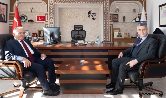 Memduh Büyükkılıç'tan Kocasinan Kaymakamlığına ziyaret!
