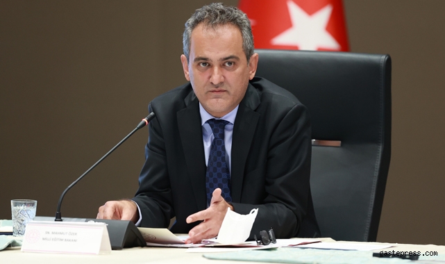Okulların yarı yıl tatili uzatılacak mı? Bakan Mahmut Özer sınırı işaret etti!
