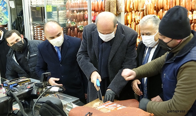 Tatar pastırma kesti, esnafı ziyaret etti!