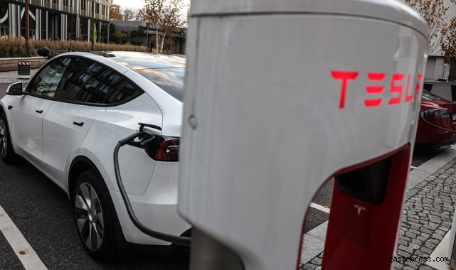 Tesla, Türkiye'de 10 yeni hızlı şarj merkezini devreye alıyor!