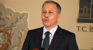 Vali Yerlikaya: 'AVM'ler 19.30'da kapatılacak'