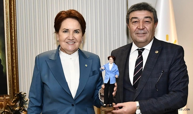 Akşener'e Kayseri'den bez bebek hediyesi!