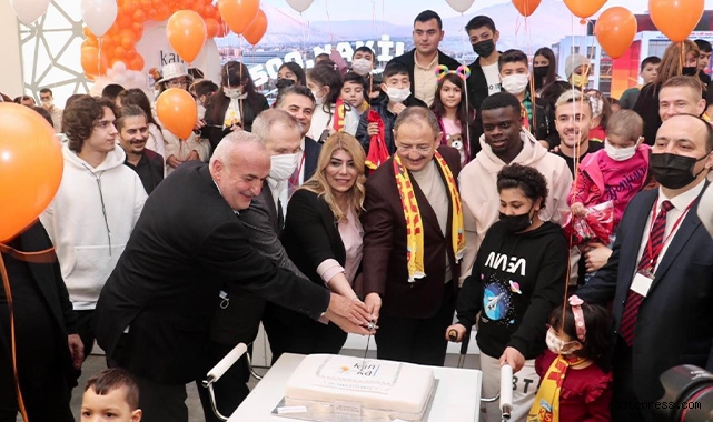 ERU Çocuk Kemik İliği Nakil Merkezi 500. naklini kutluyor!