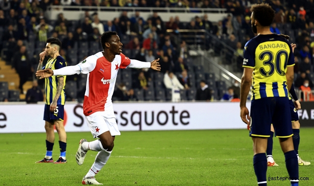 Fenerbahçe konuk ettiği Slavia Prag'a mağlup oldu!
