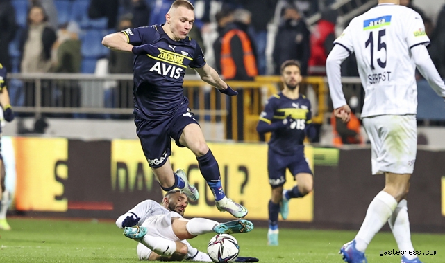 Fenerbahçe konuk olduğu Kasımpaşa'yı 90+1'de bulduğu golle 2-1 yendi!