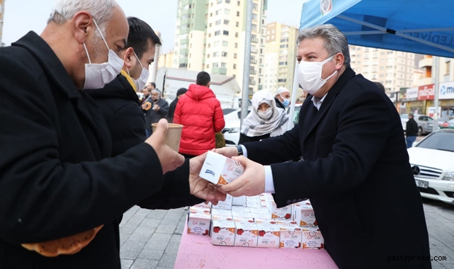 Kayseri'de, Sabah namazında kandil simidi Başkan Palancıoğlu'ndan!